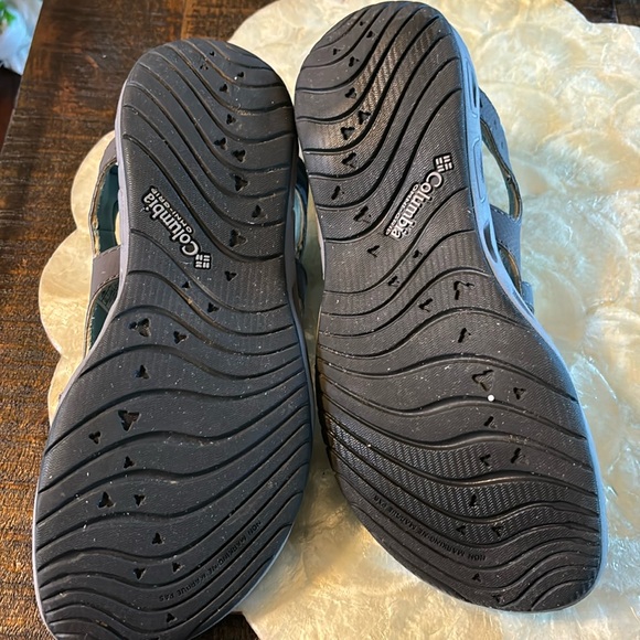 Columbia women's size 7 trekking sandals with Velcro straps aqua and gra… - Picture 6 of 9